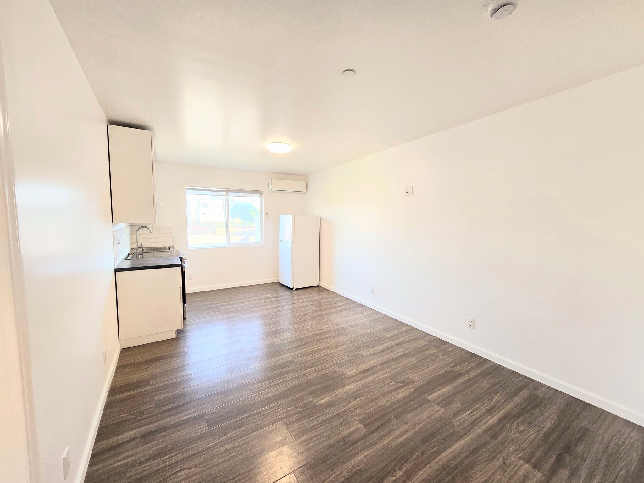 Building Photo - 3121 Larga Ave