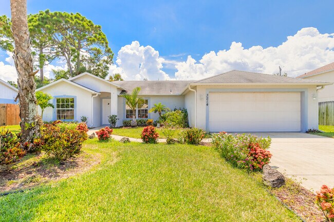 Building Photo - 3214 Juniper Dr