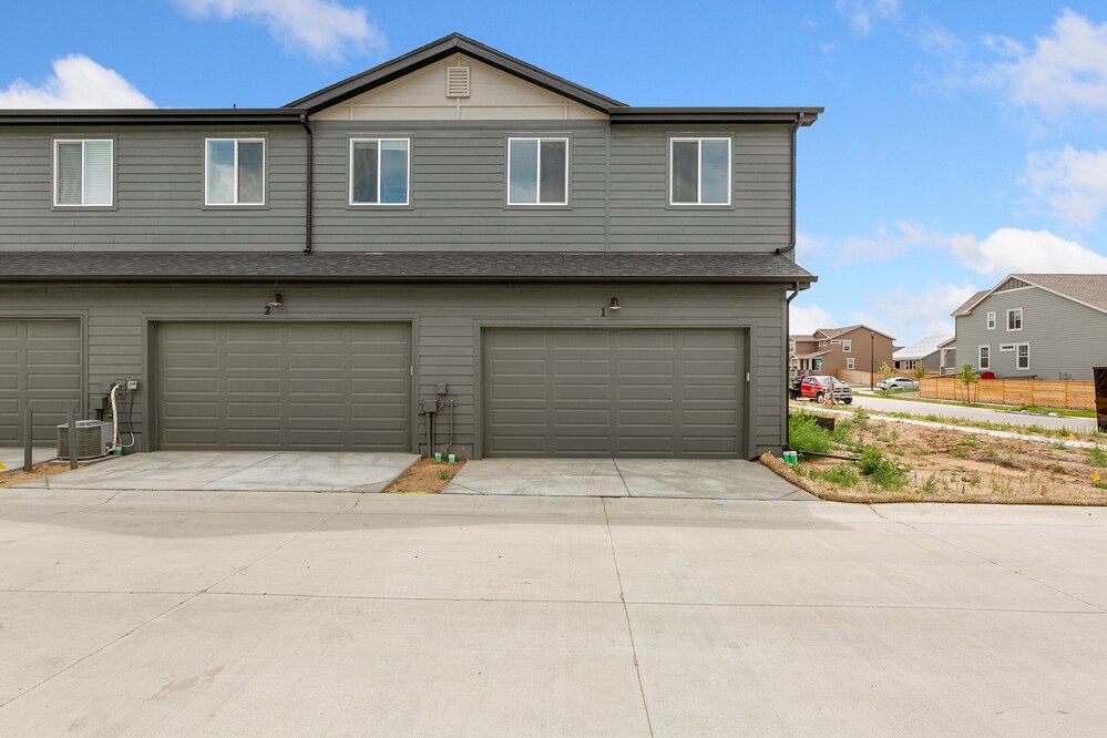 2-car Garage - 2726 Barnstormer St