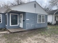 Building Photo - 2 Bedroom and 1 Bath Duplex, w/ off street...
