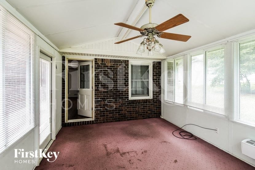 Building Photo - 2144 Moon Dr SW