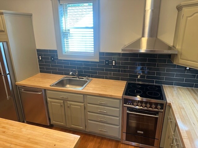 kitchen - 1295 Kutchins Pl