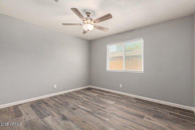 Building Photo - 337 S 97th Pl