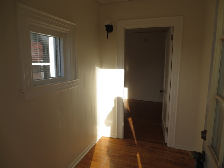 Building Photo - 23 Fountain St