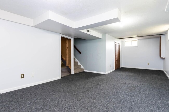 Finished basement - 175 Rosslyn Ave
