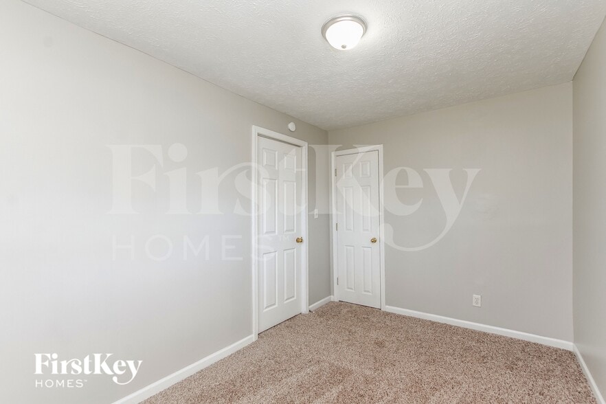 Building Photo - 1127 S Lockburn St