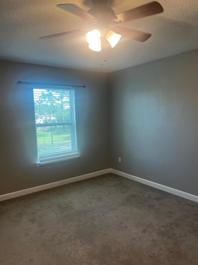 Building Photo - 9665 Leeward Way