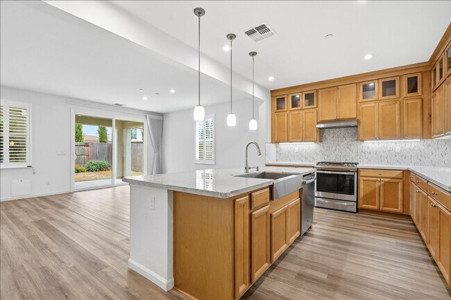 Building Photo - 7503 Allan Detrick Ave