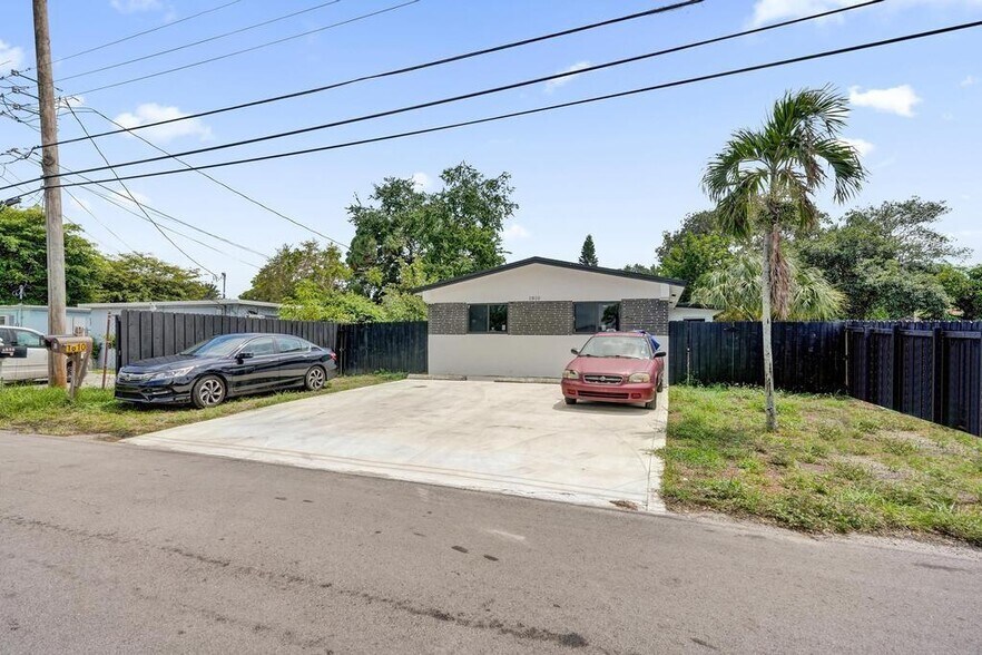 Building Photo - 1810 NW 9th St