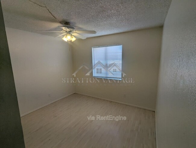 Building Photo - 545 W 16th Ave