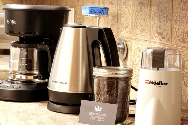 Building Photo - 2430 Alki Ave SW