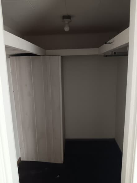 Bedroom 2 closet - 1747 Monroe Ave