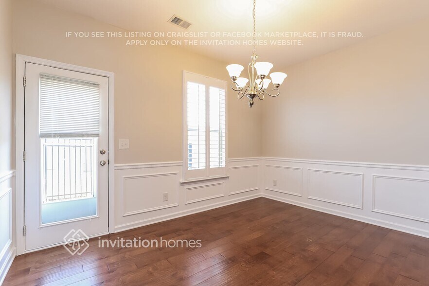 Building Photo - 3552 Village Enclave Ln