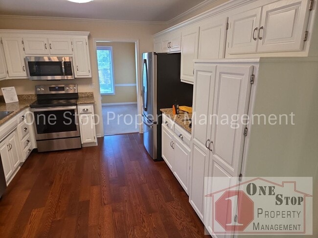 Building Photo - Beautiful 2 bedroom, 3 bathroom Villa in Overland Park!