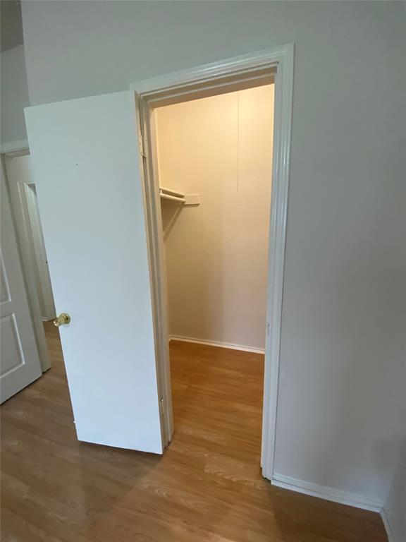 Building Photo - 1203 York Castle Dr