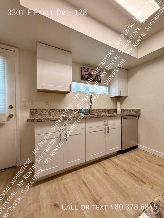 Building Photo - 3301 E Earll Dr