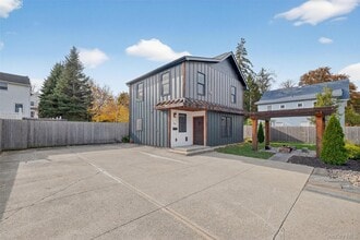 Building Photo - 52 Ackerman St