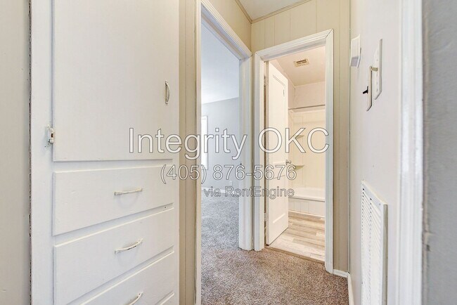 Building Photo - 416 Reed Pl