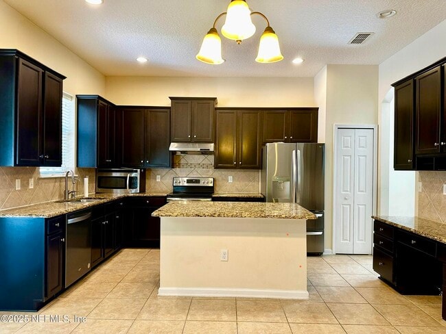 Building Photo - 300 Candlebark Dr