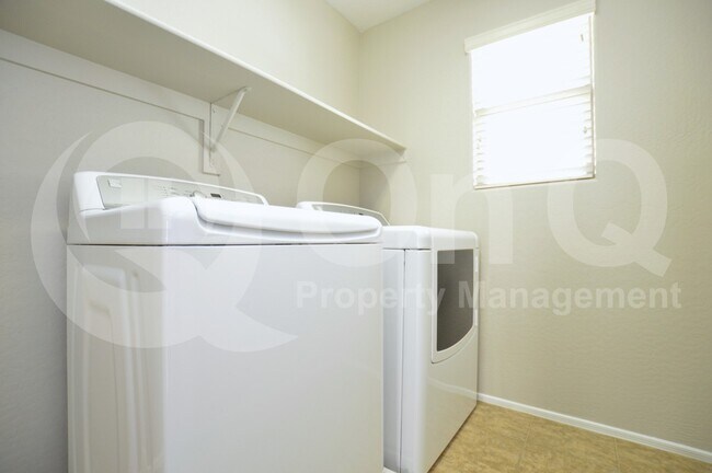 Building Photo - 1337 S Joshua Tree Ln