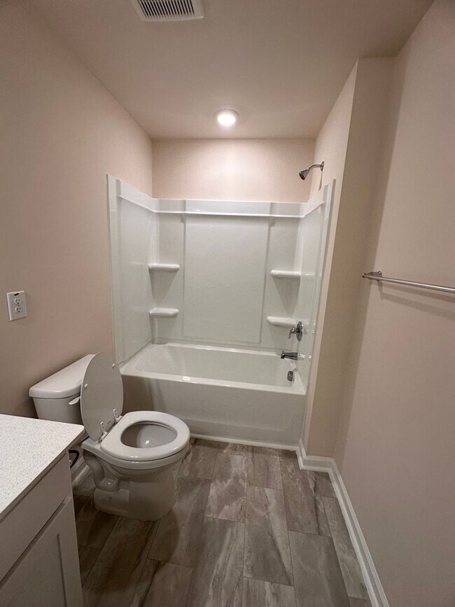 Building Photo - 3BR 2.5BA Townhome in High Point
