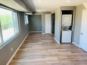 Building Photo - Updated 2 Bedroom 1.5 Bath in Westminster