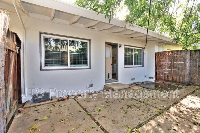 Building Photo - 3109-3111 Hampshire Drive