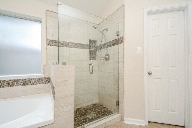 Building Photo - 3848 Armand Dr