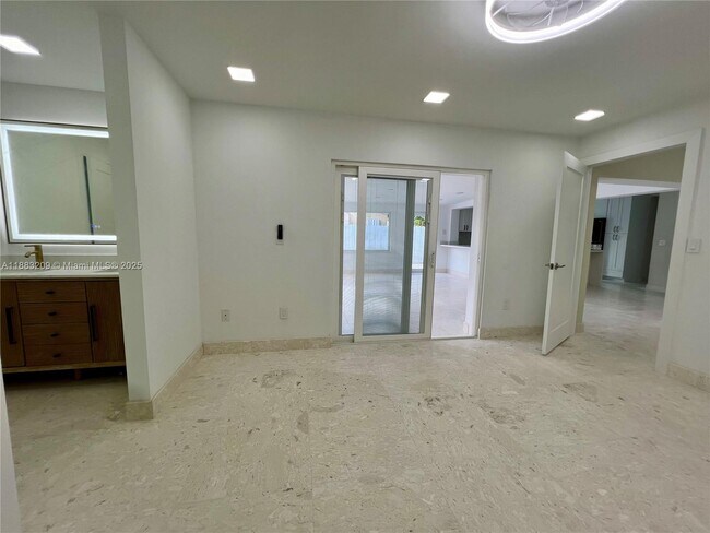Building Photo - 20848 SW 118th Ave