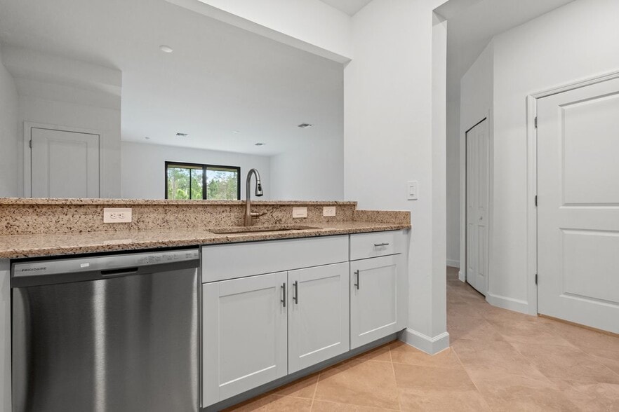 Building Photo - 14150 Gardeners Wy