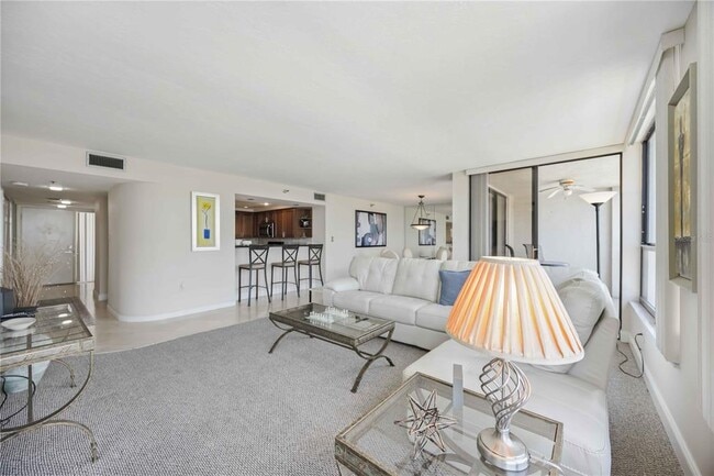 Building Photo - 11 Sunset Dr