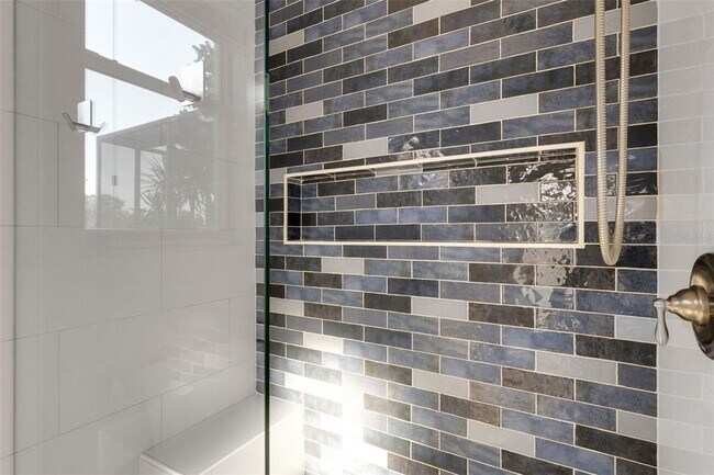 Building Photo - 11011 Hyacinth Pl