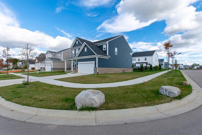 Building Photo - 717 Risdon Trail S