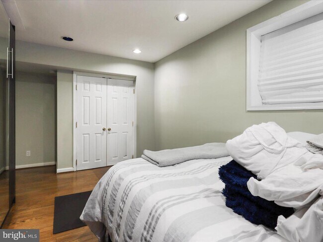 Building Photo - 8324 2nd Ave