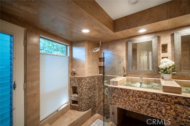 Building Photo - 33915 Robles Dr