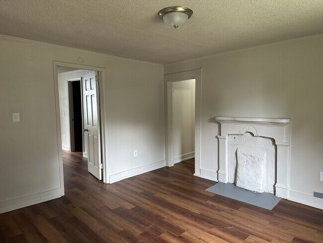 Building Photo - Home for Rent in North Birmingham **Accept...