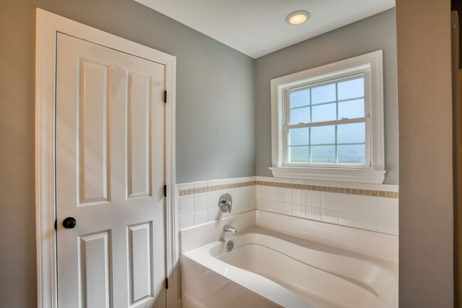 Master Bath - 112 Sparkling Brook Way