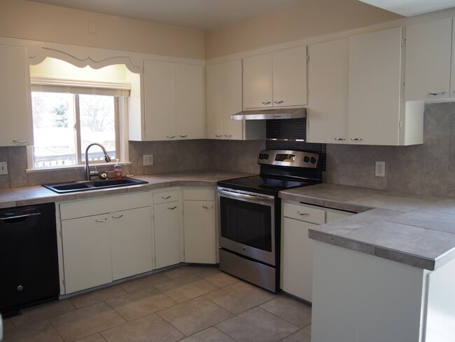 Kitchen - 2108 8th Ave