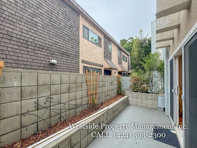 Building Photo - 1415 26th St