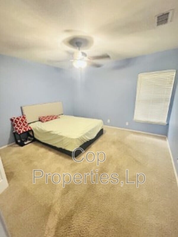 Building Photo - 6622 Shady Bend Dr