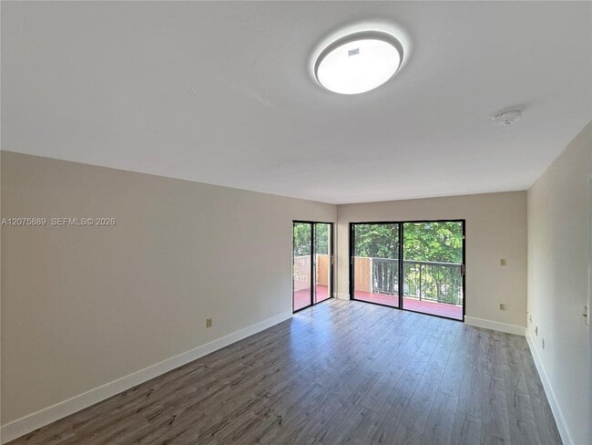 Building Photo - 995 SW 84th Ave