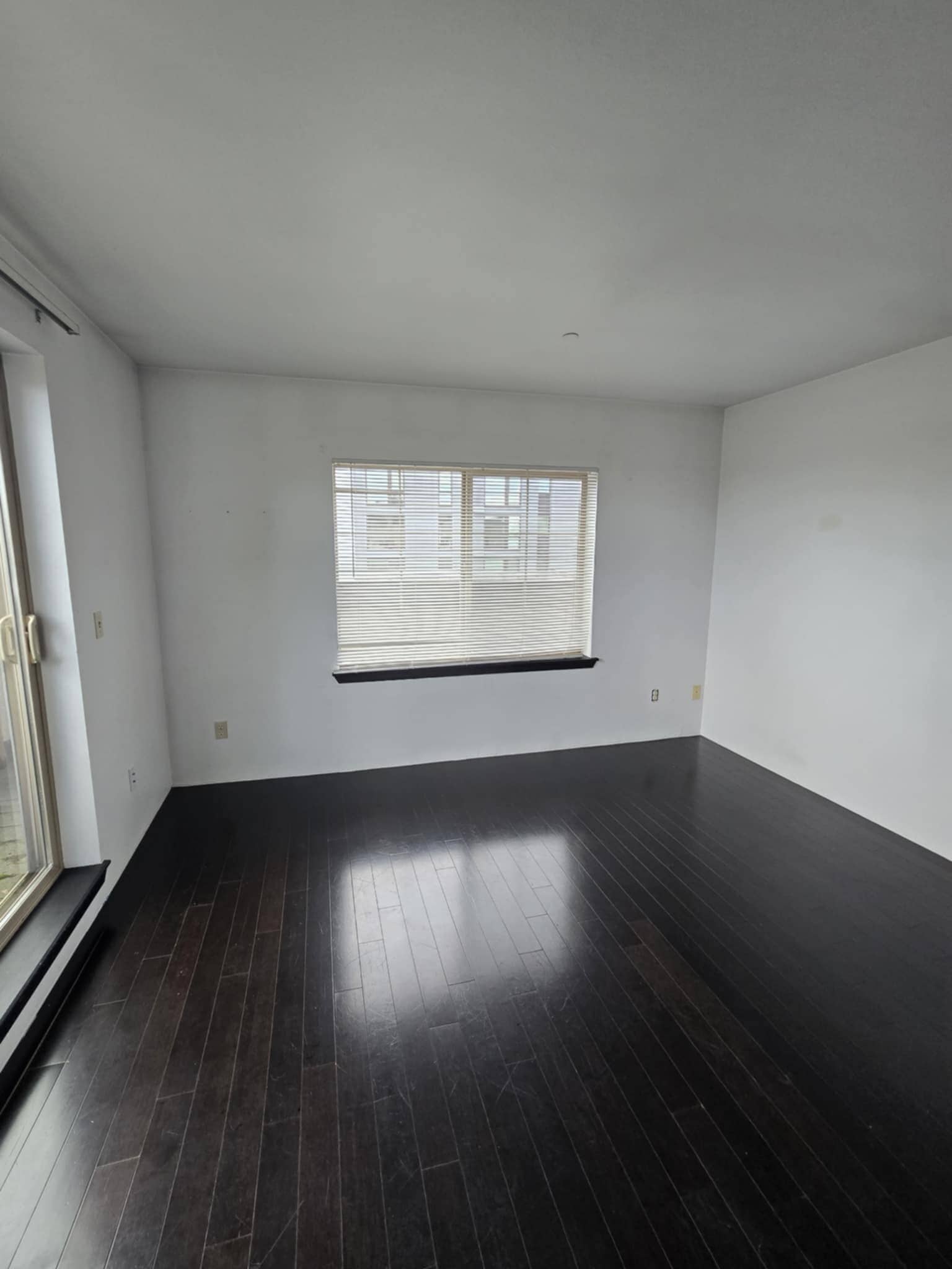 Building Photo - 1125 E Olive St