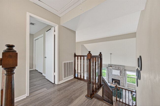 Building Photo - 6635 Queensclub Dr