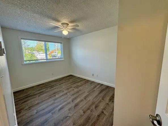 Building Photo - 1208 34 St