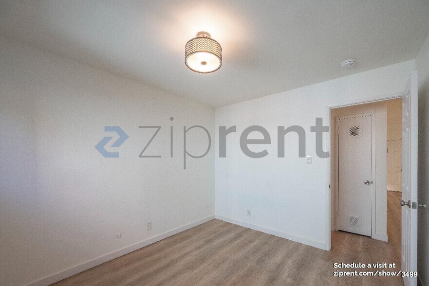 Building Photo - Unit