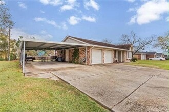 Building Photo - 526 Bay Colony Dr
