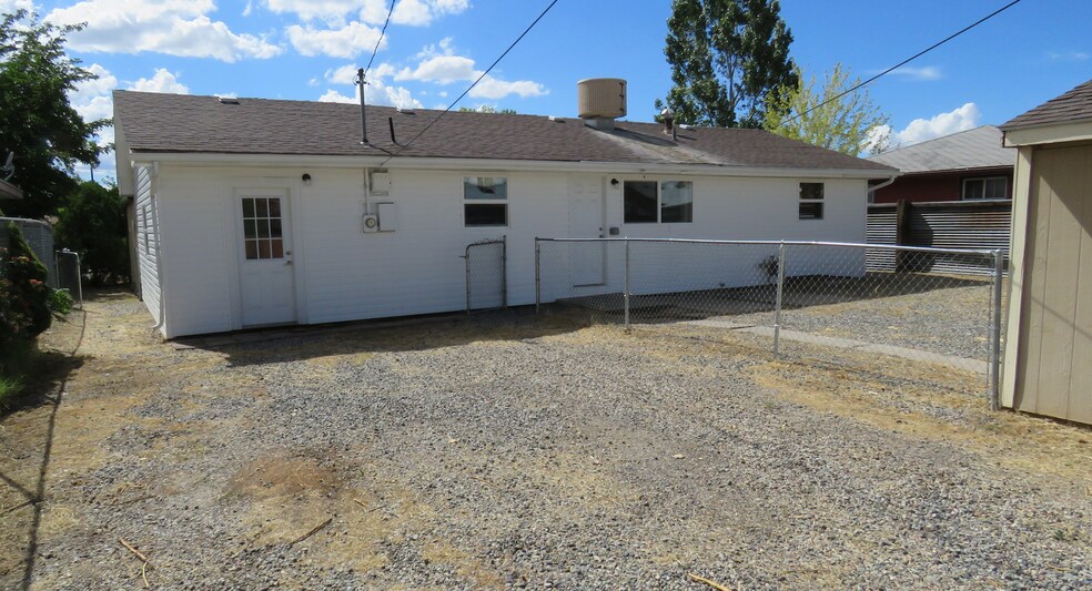 Building Photo - 414 North 24th Street