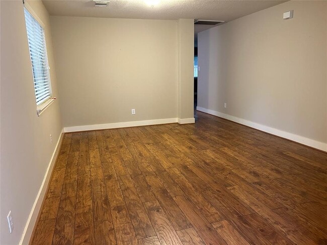 Building Photo - 10607 Cobblecreek Way
