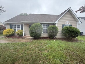 Building Photo - 208 Hammond Dr