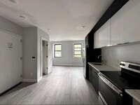 Building Photo - 1019 West Side Ave